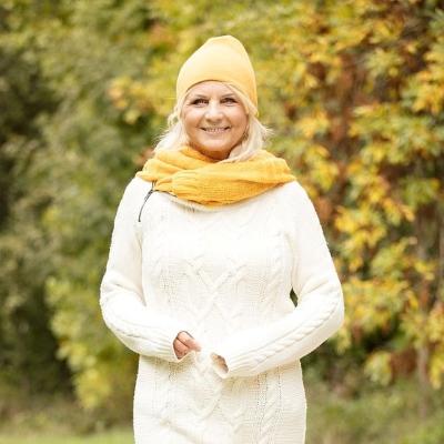 Corinne, 54 years old, suffering from osteoporosis